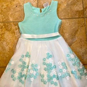 Green and White Beautees dress size 5